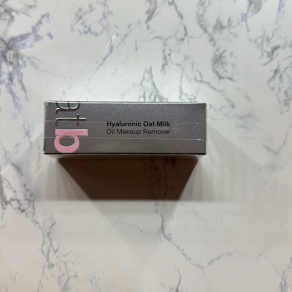 toyfactory. Mini Oat Bae Hyaluronic Oat Milk Oil Makeup Remover - Picture 2 of 3